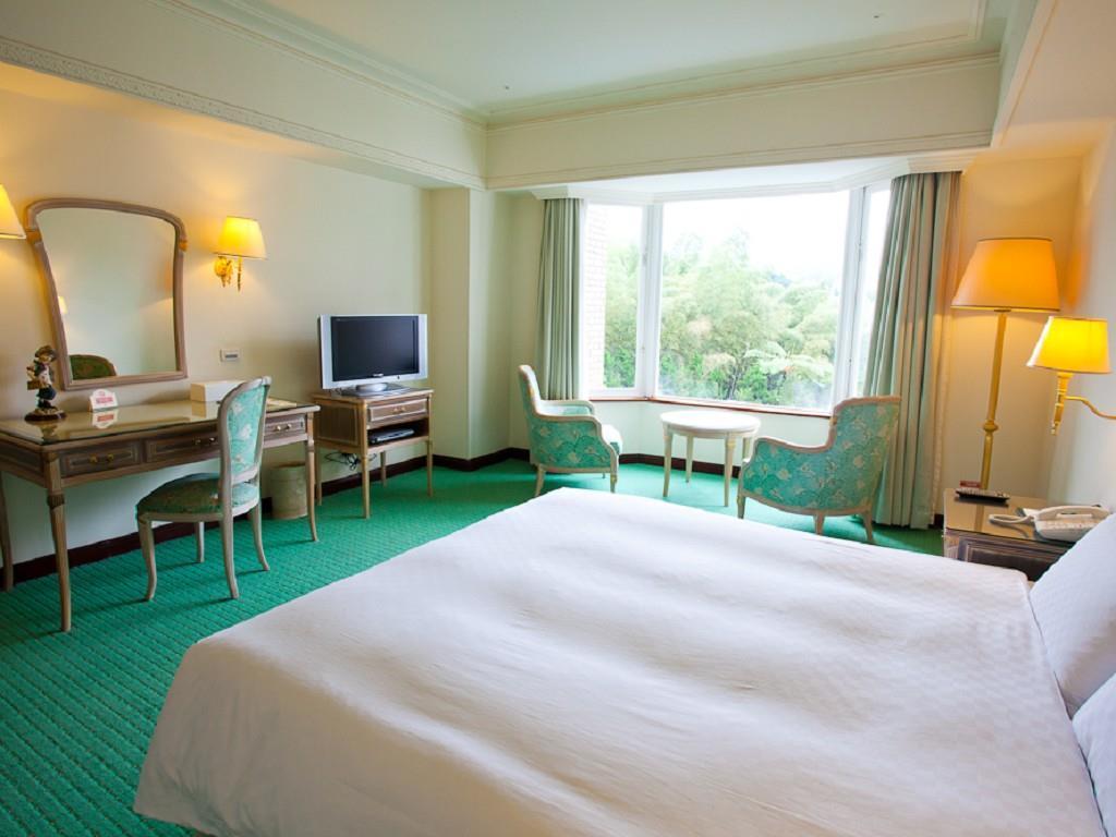 Le Midi Hotel Chitou Lugu Extérieur photo